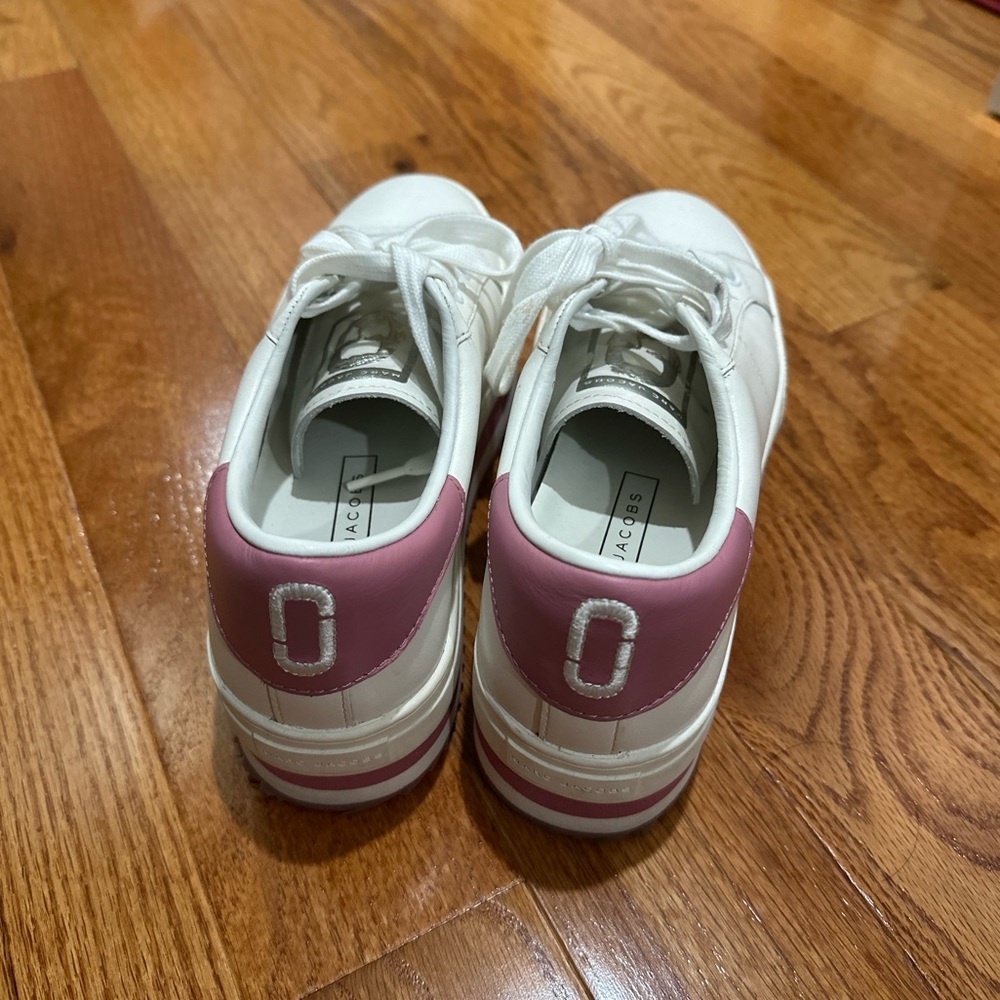 Marc Jacobs White and Pink Platform Sneakers with Classic Design - Picture 3 of 7
